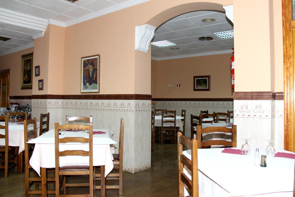 Hostal Restaurante La Masia Vila-real Buitenkant foto