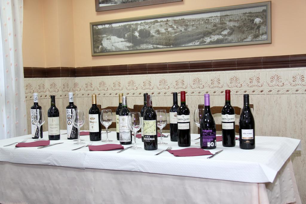 Hostal Restaurante La Masia Vila-real Buitenkant foto