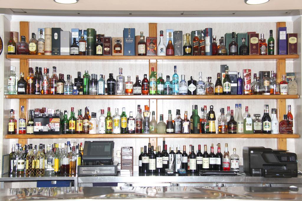 Hostal Restaurante La Masia Vila-real Buitenkant foto