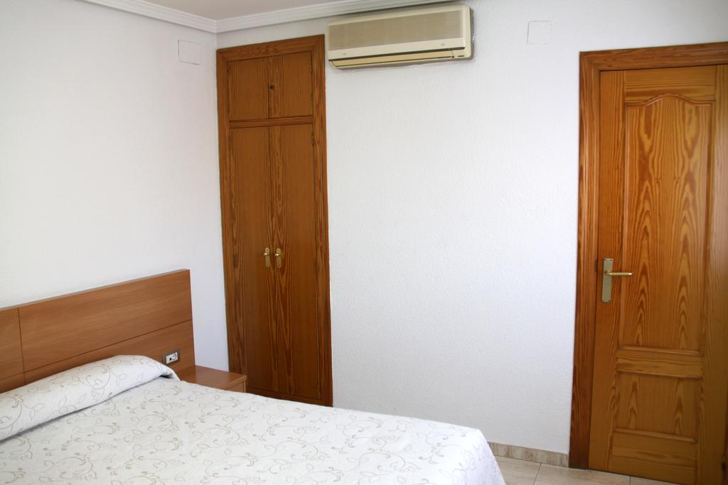 Hostal Restaurante La Masia Vila-real Buitenkant foto