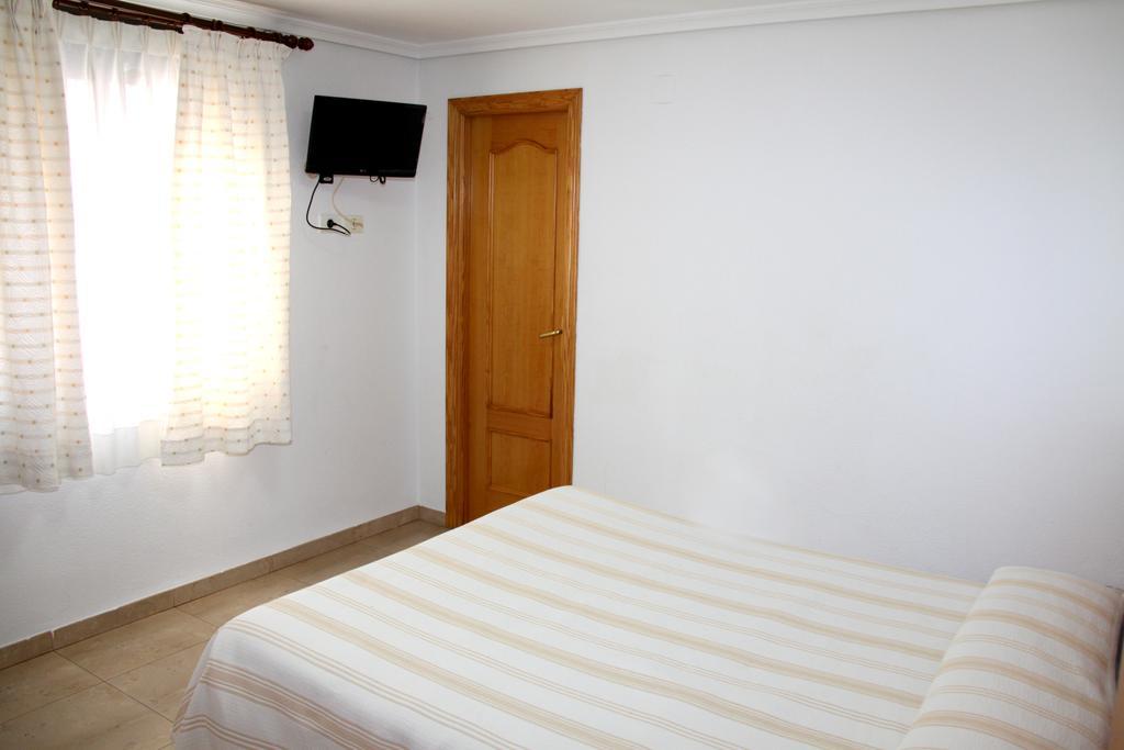 Hostal Restaurante La Masia Vila-real Buitenkant foto