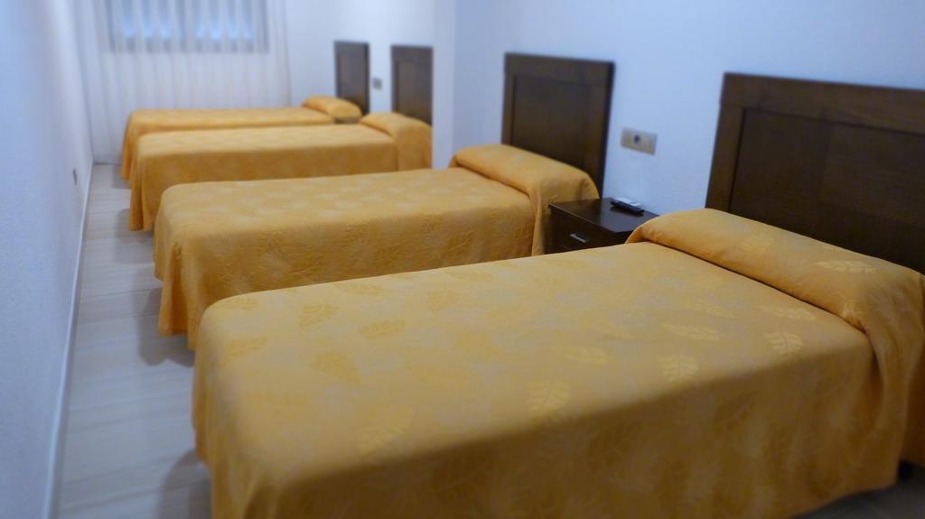 Hostal Restaurante La Masia Vila-real Buitenkant foto