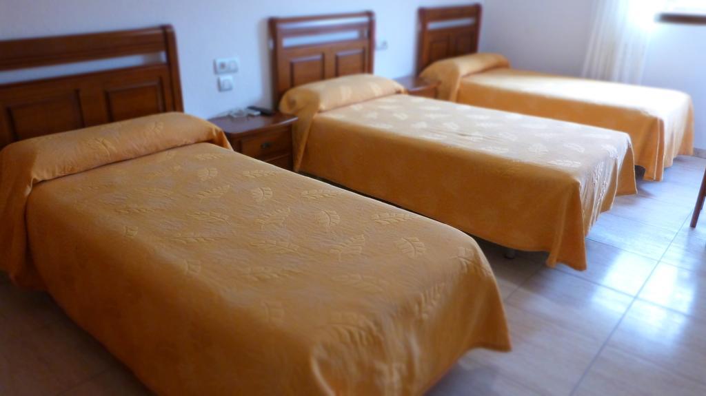 Hostal Restaurante La Masia Vila-real Buitenkant foto