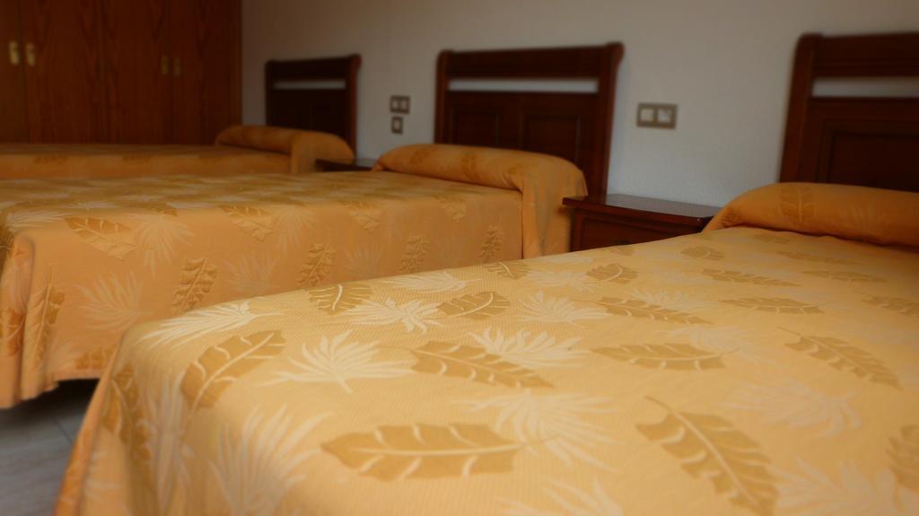 Hostal Restaurante La Masia Vila-real Buitenkant foto