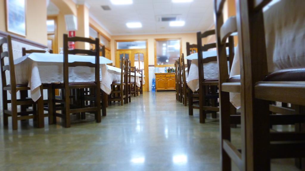Hostal Restaurante La Masia Vila-real Buitenkant foto