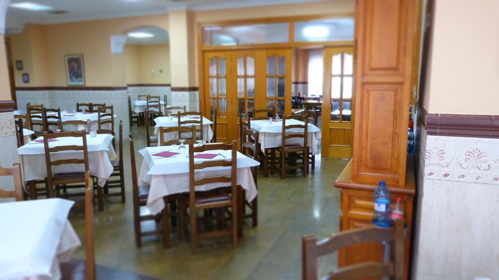 Hostal Restaurante La Masia Vila-real Buitenkant foto
