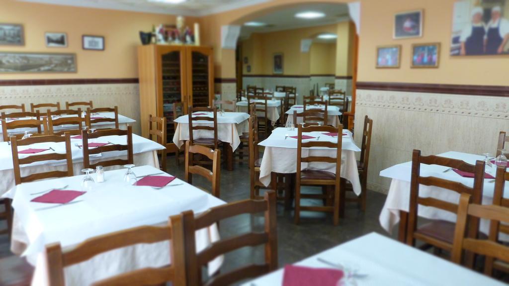 Hostal Restaurante La Masia Vila-real Buitenkant foto