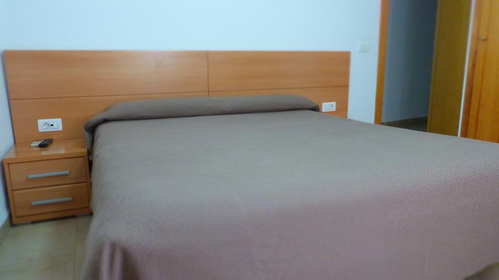 Hostal Restaurante La Masia Vila-real Buitenkant foto