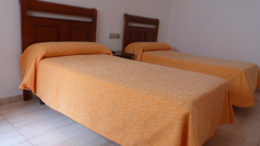 Hostal Restaurante La Masia Vila-real Buitenkant foto
